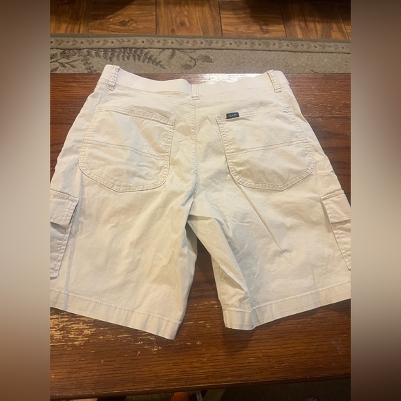 Lee Cream Casual Shorts - Picture 3 of 4